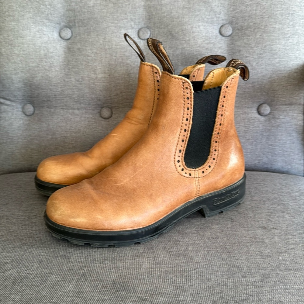 Camel colored high top women’s Blundstones. Size 7.